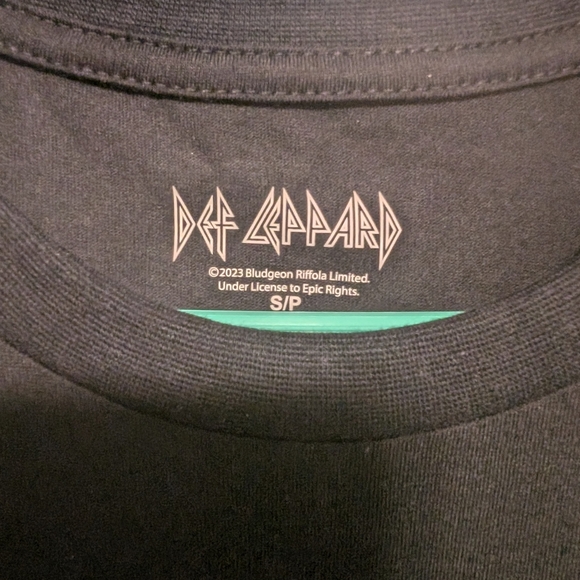 Mens Shirts - Picture 3 of 3